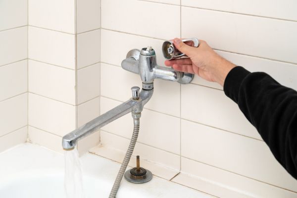 Leaky Bathtub Repair in Costa Mesa